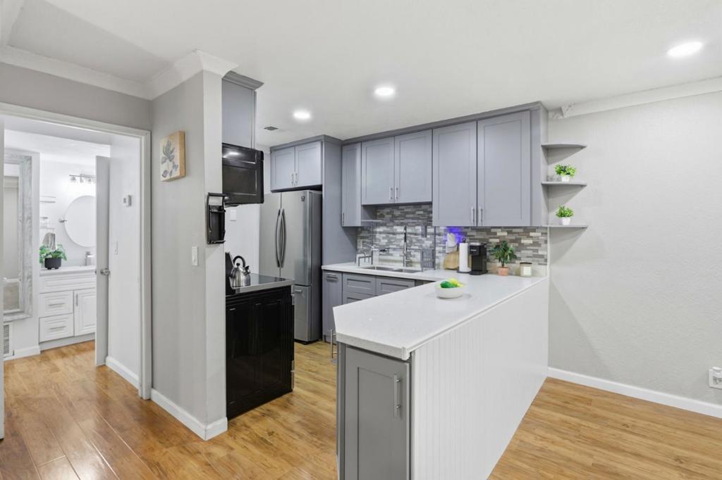 259 N Capitol Avenue 180 Property Photo 6