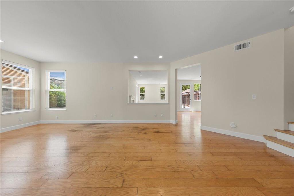 500 Birdsong Street Property Photo 7