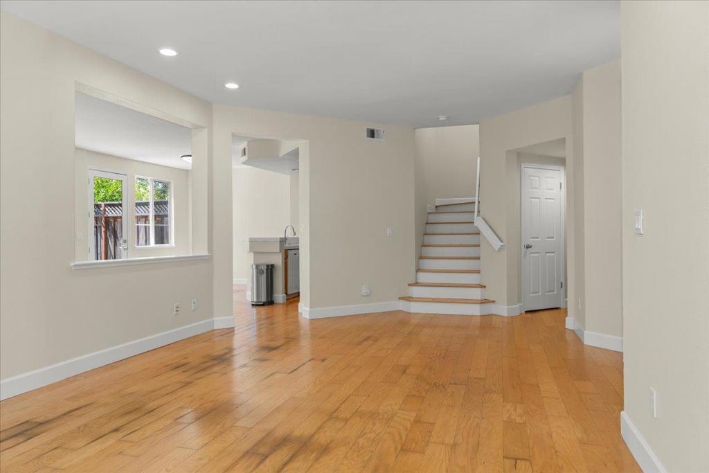 500 Birdsong Street Property Photo 10