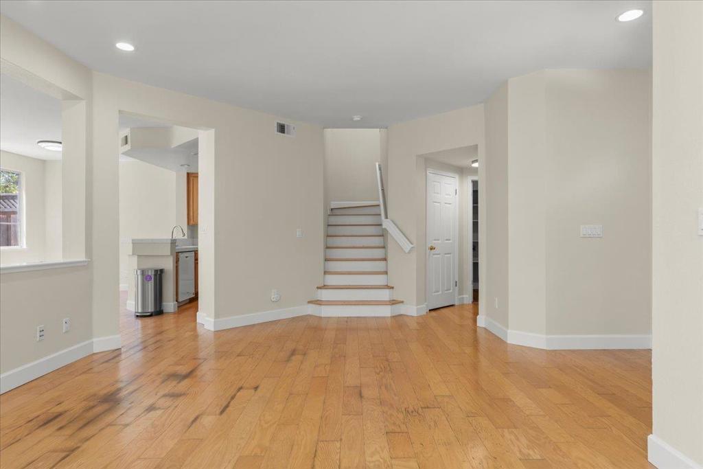500 Birdsong Street Property Photo 11