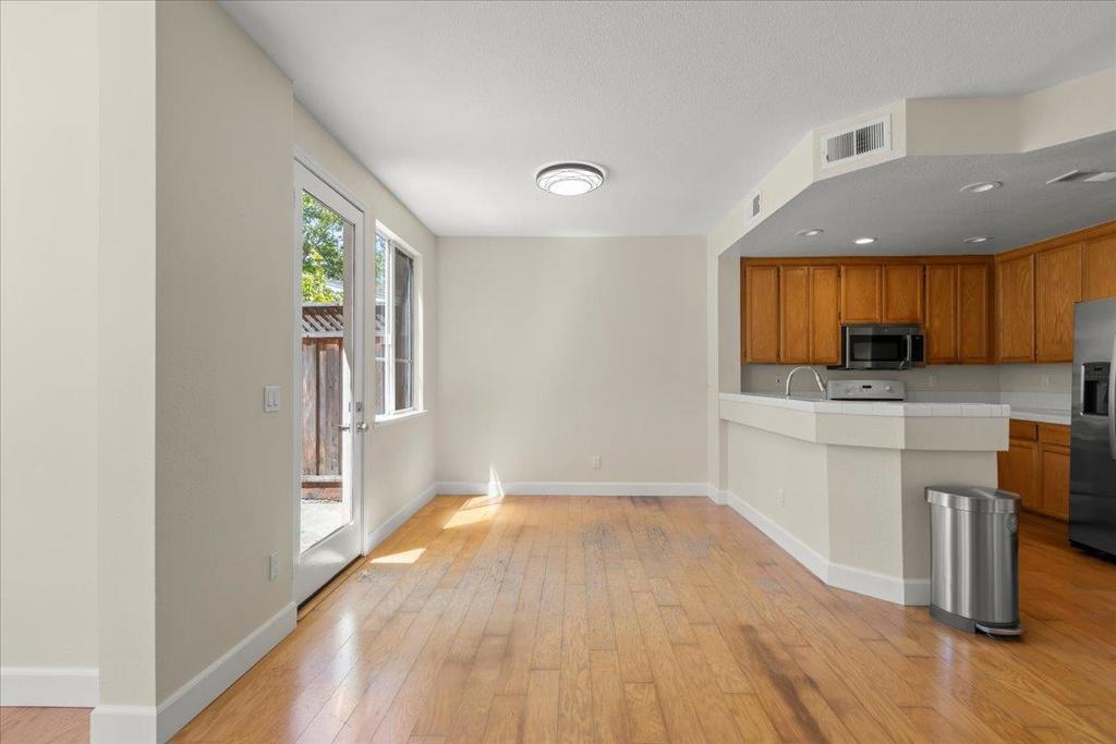 500 Birdsong Street Property Photo 20