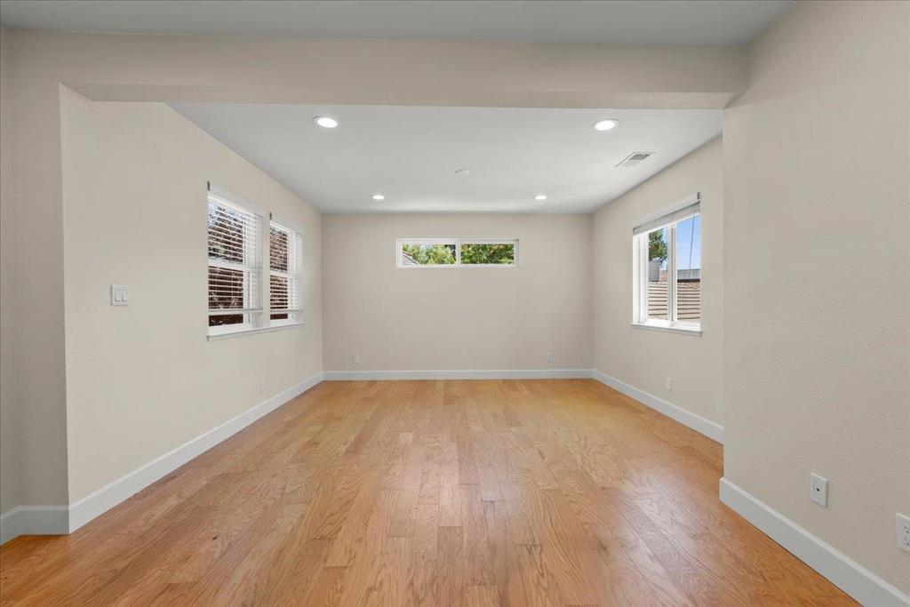 500 Birdsong Street Property Photo 31