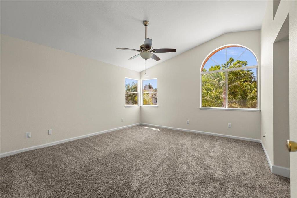 500 Birdsong Street Property Photo 33