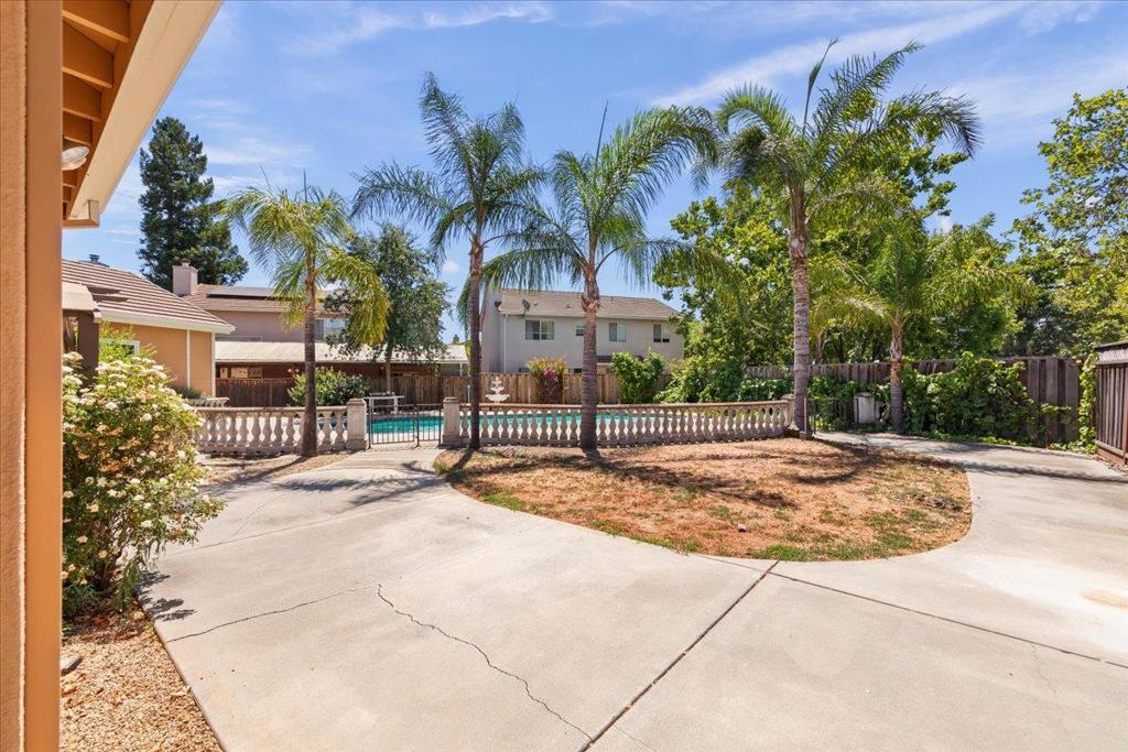 500 Birdsong Street Property Photo 40