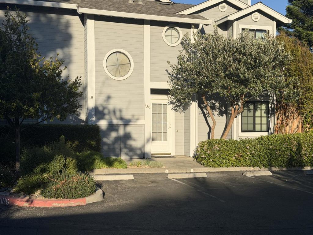 130 Colonade Square Property Photo 1