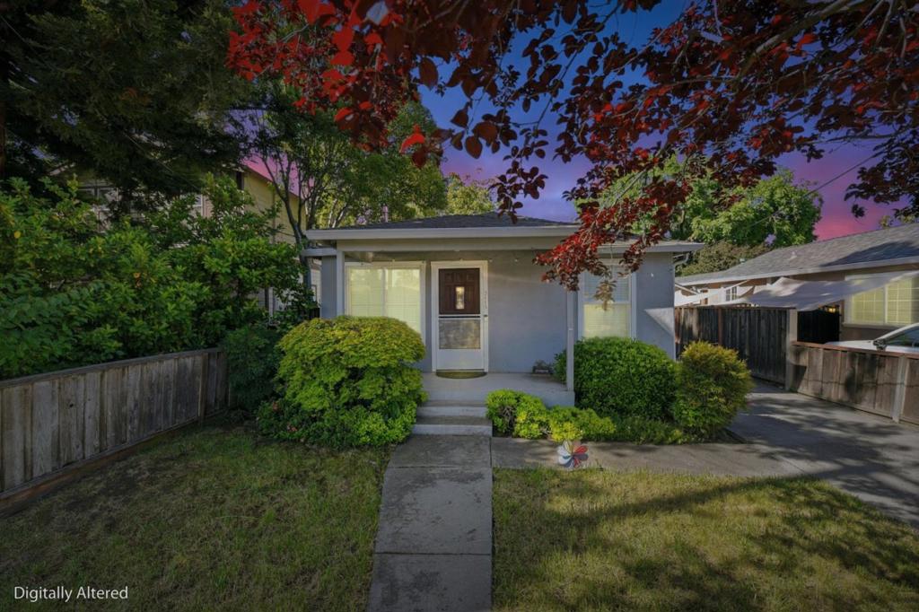 2115 University Avenue Property Photo 1