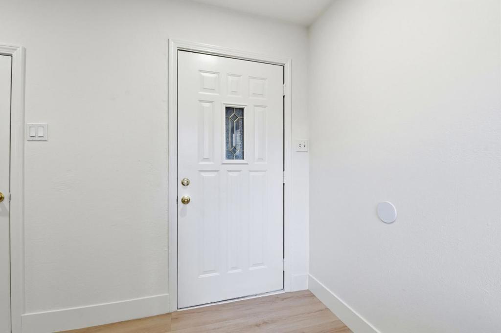 2115 University Avenue Property Photo 5