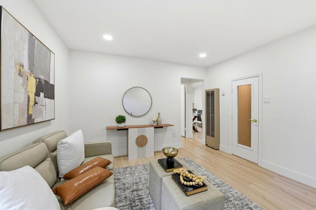 2115 University Avenue Property Photo 11