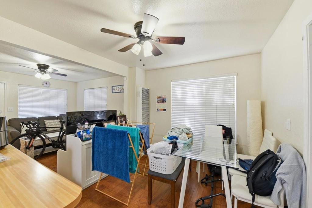 2115 University Avenue Property Photo 27