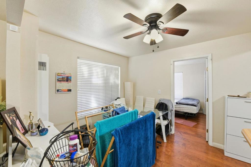 2115 University Avenue Property Photo 28