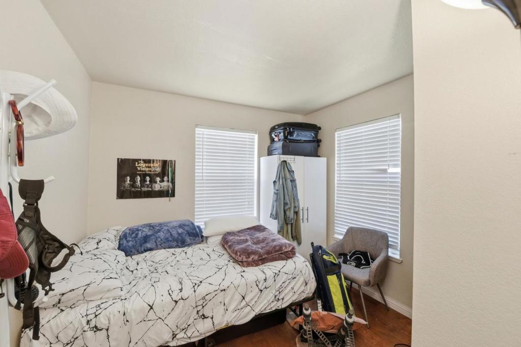2115 University Avenue Property Photo 29