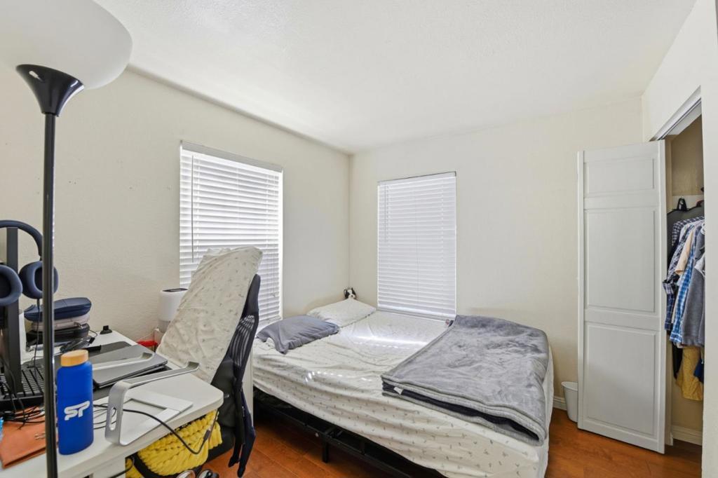 2115 University Avenue Property Photo 30