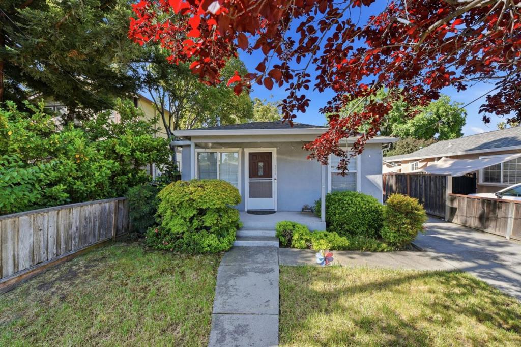 2115 University Avenue Property Photo 44
