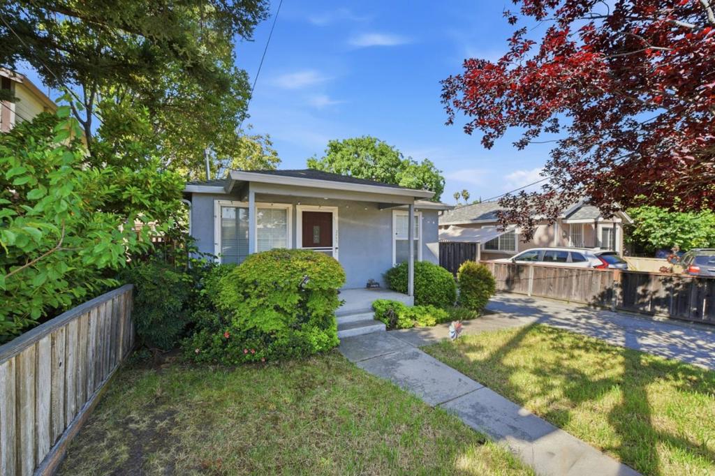 2115 University Avenue Property Photo 45