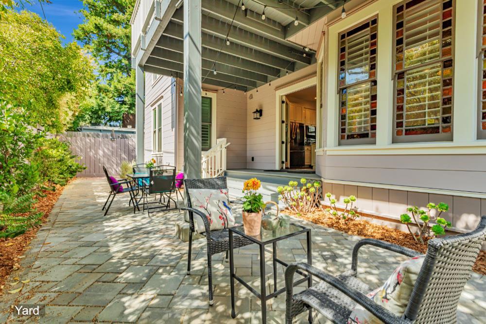 512 2nd Street Property Photo 2