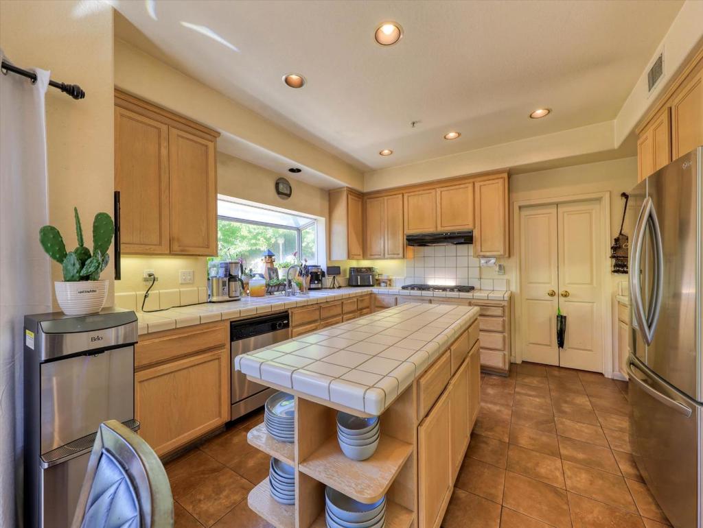 2977 Miraloma Way Property Photo 16