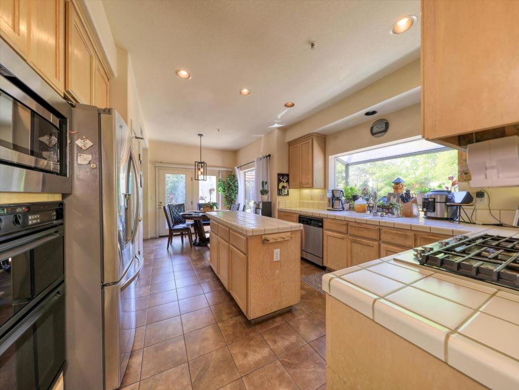 2977 Miraloma Way Property Photo 18