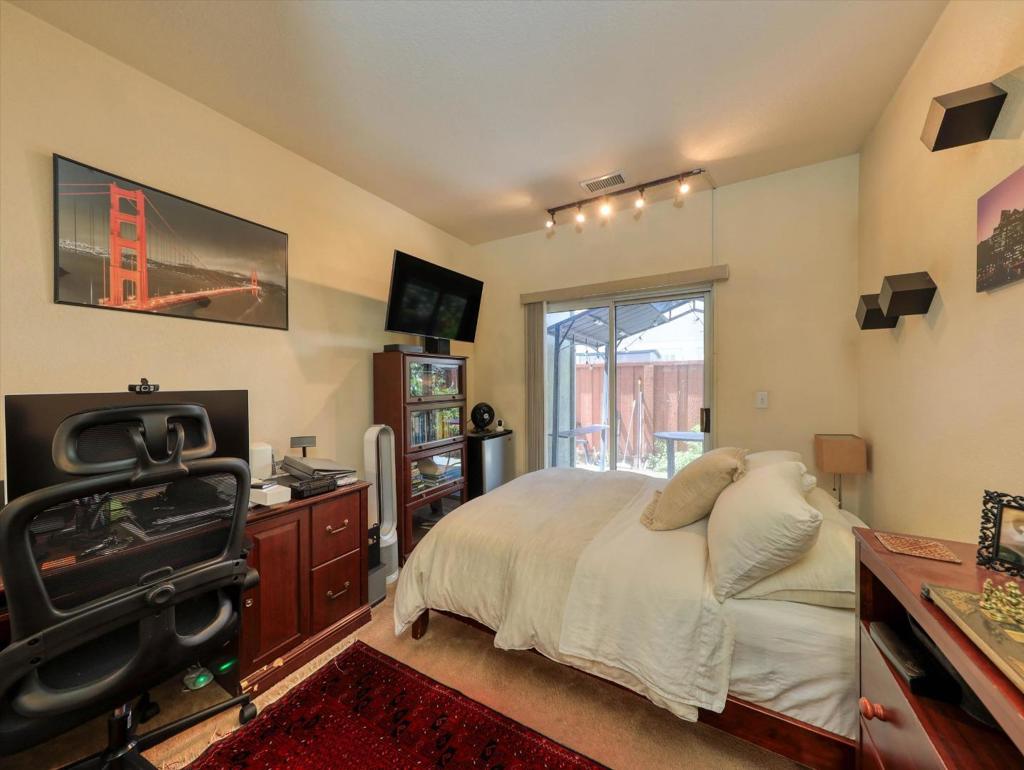 2977 Miraloma Way Property Photo 21