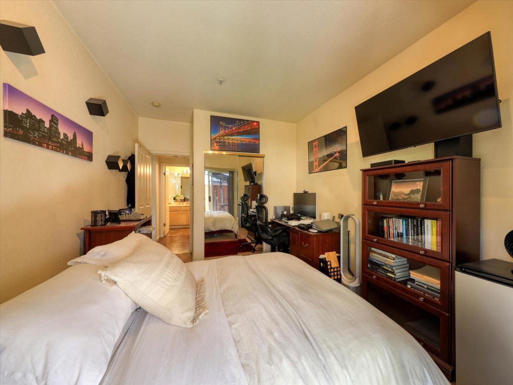 2977 Miraloma Way Property Photo 22