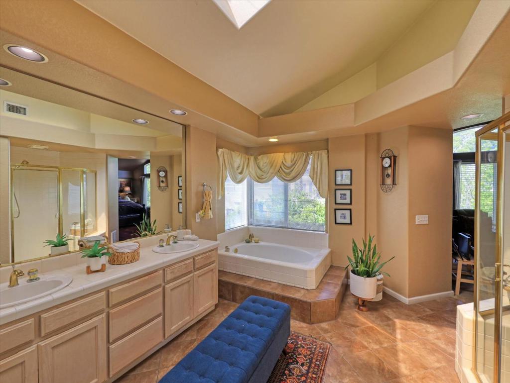 2977 Miraloma Way Property Photo 35