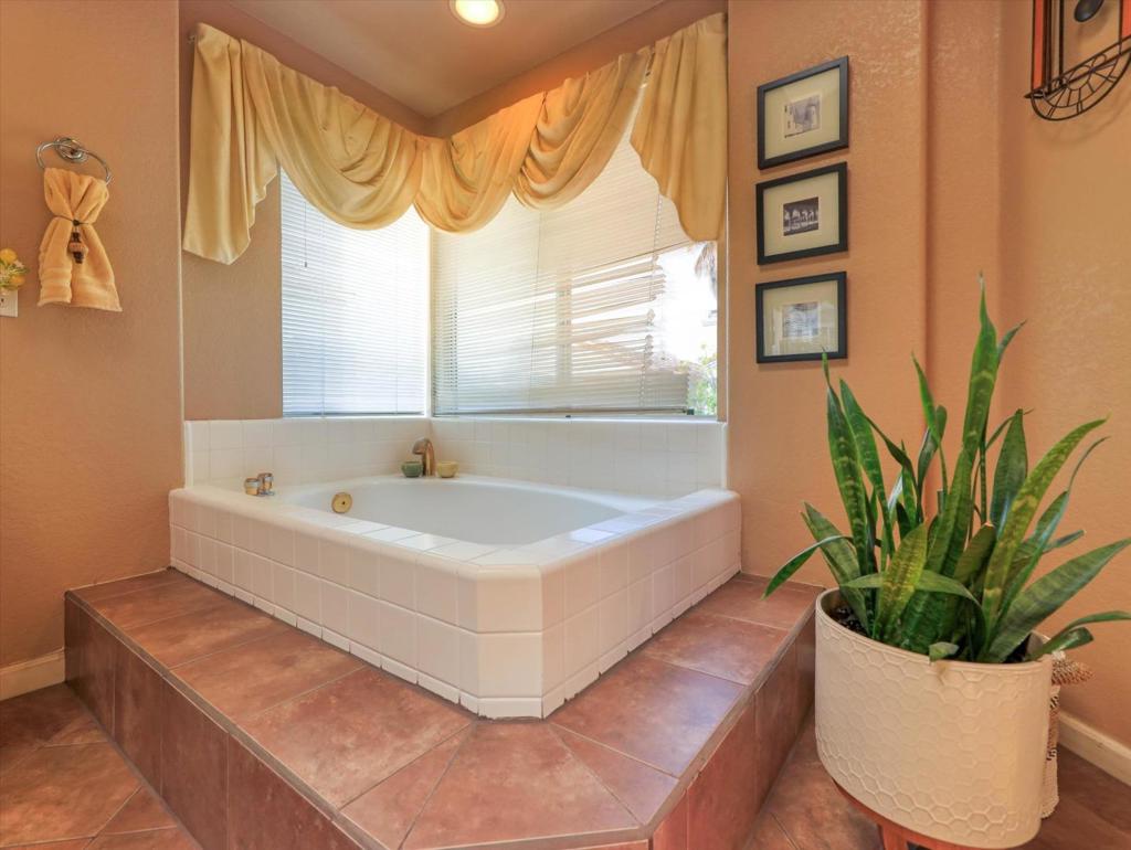 2977 Miraloma Way Property Photo 37