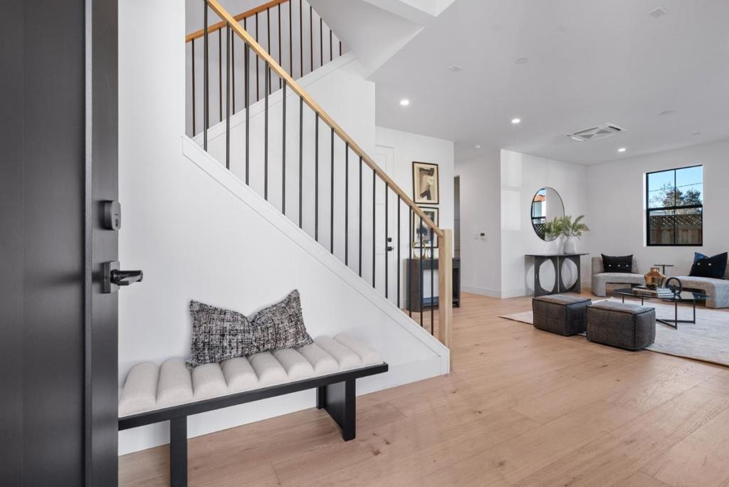 44 Sunnyside Avenue Property Photo 6