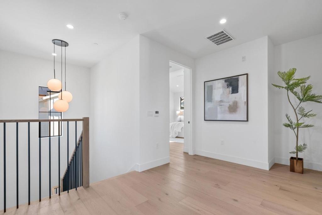 44 Sunnyside Avenue Property Photo 33
