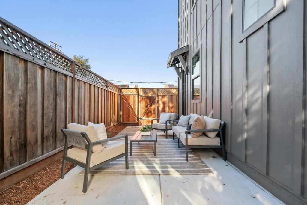 44 Sunnyside Avenue Property Photo 52