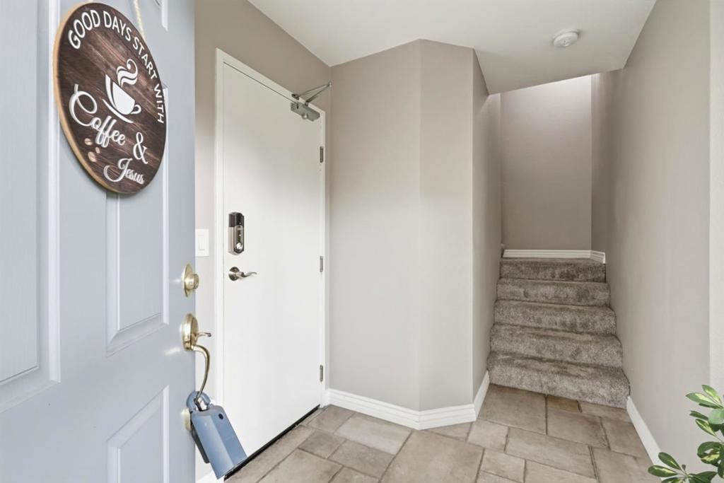 552 Cityscape Place Property Photo 5