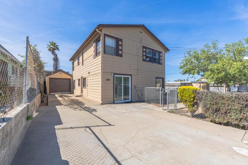 1484 Sonoma Avenue Property Photo 3