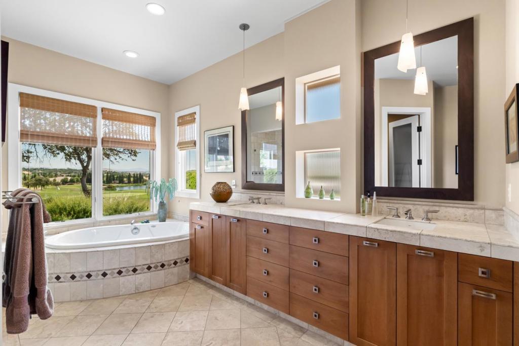 2369 Oak Creek Drive Property Photo 41