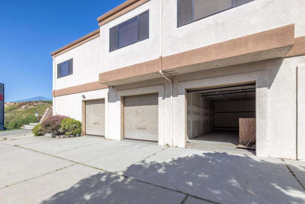 1801 Catalina Street Property Photo 4