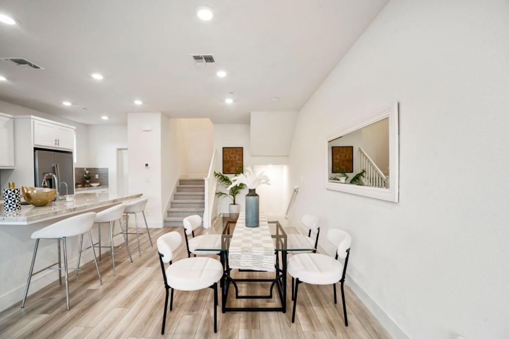 5720 Greige Circle G Property Photo 10