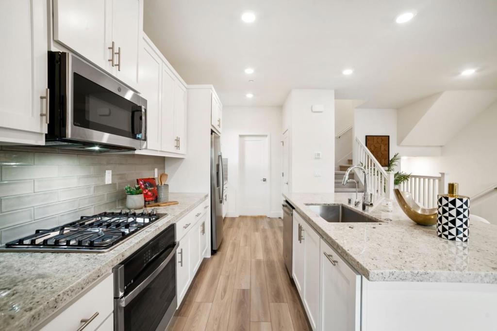 5720 Greige Circle G Property Photo 19
