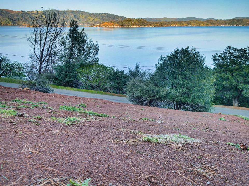 3223 S Lake Drive Property Photo 16