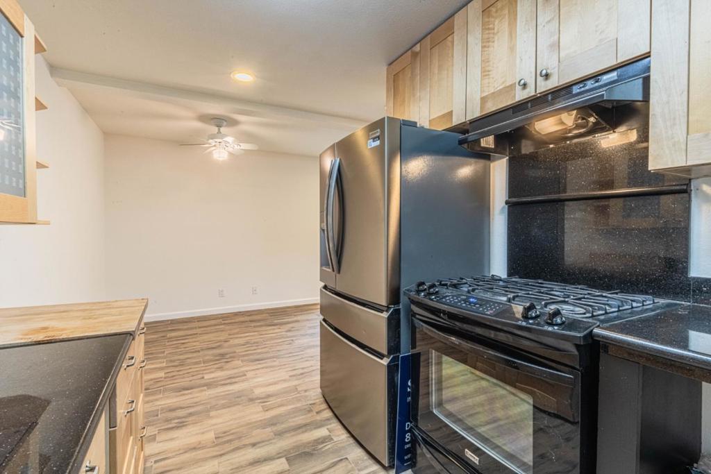 820 Casanova Avenue 108 Property Photo 11