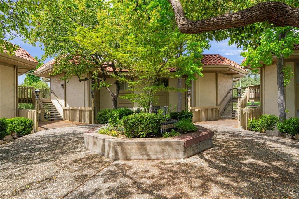 8014 Pinot Noir Court Property Photo 2