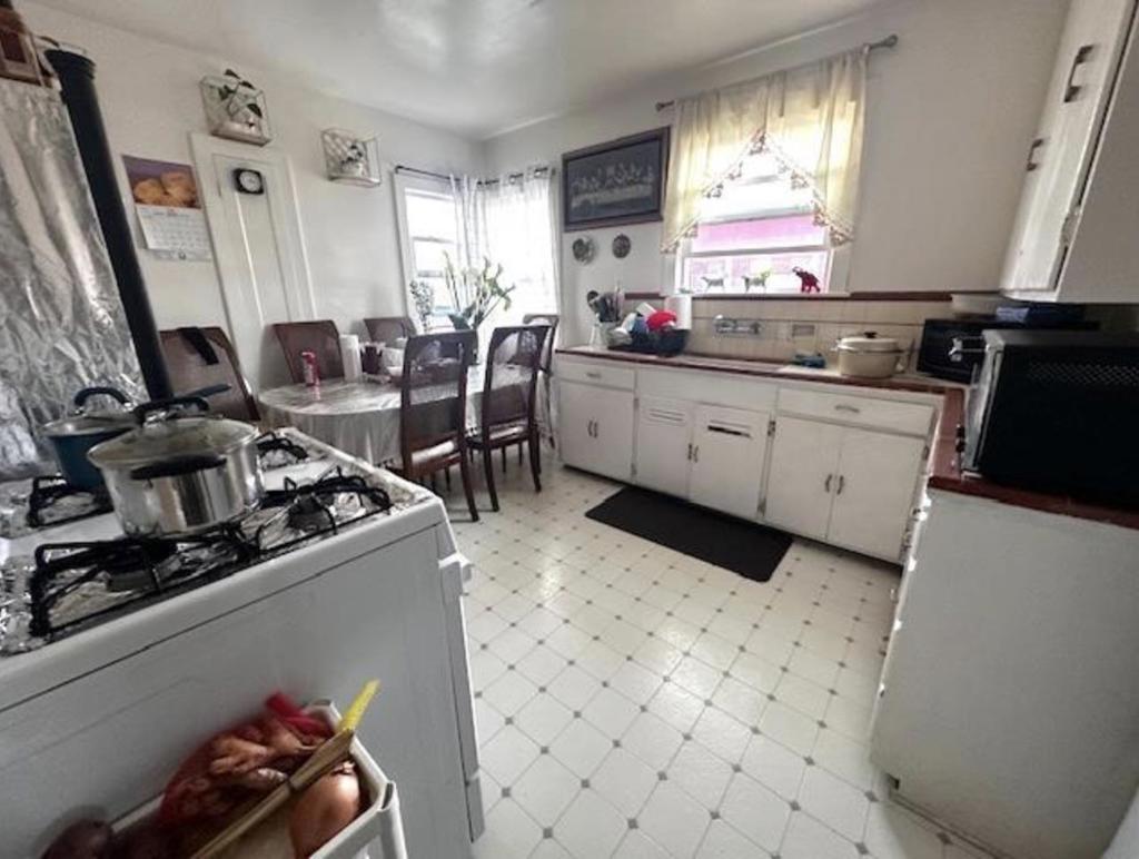 453 Grand Avenue Property Photo 10