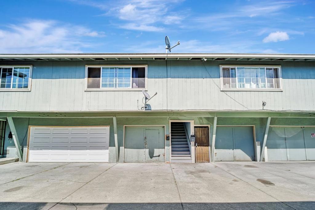 188 Sunset Boulevard Property Photo 1