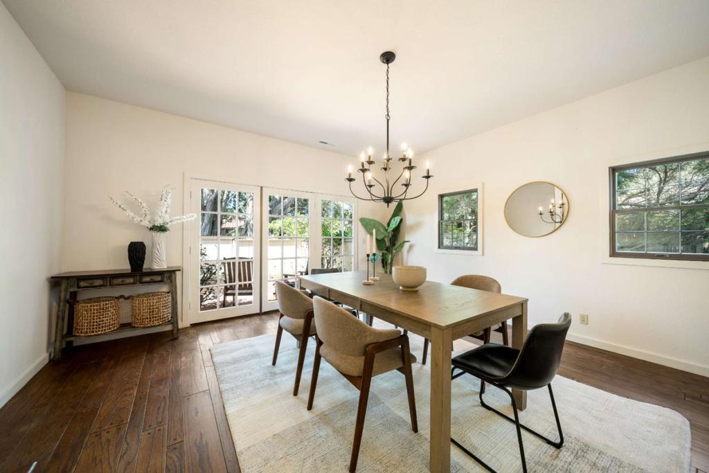 1027 Vaquero Road Property Photo 12
