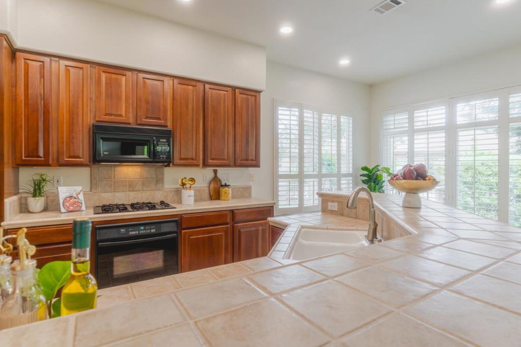 2094 Mataro Way Property Photo 31