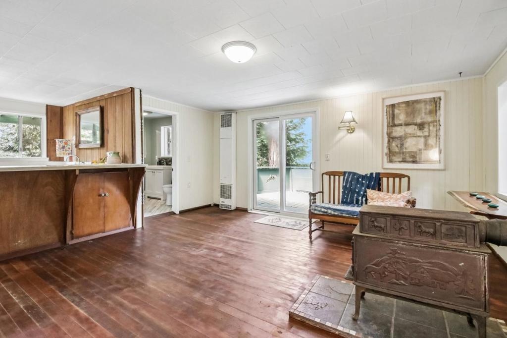 123 Pine Avenue Property Photo 8