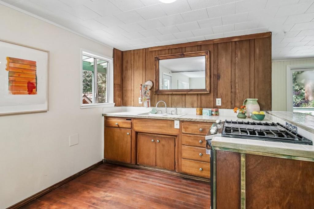 123 Pine Avenue Property Photo 11