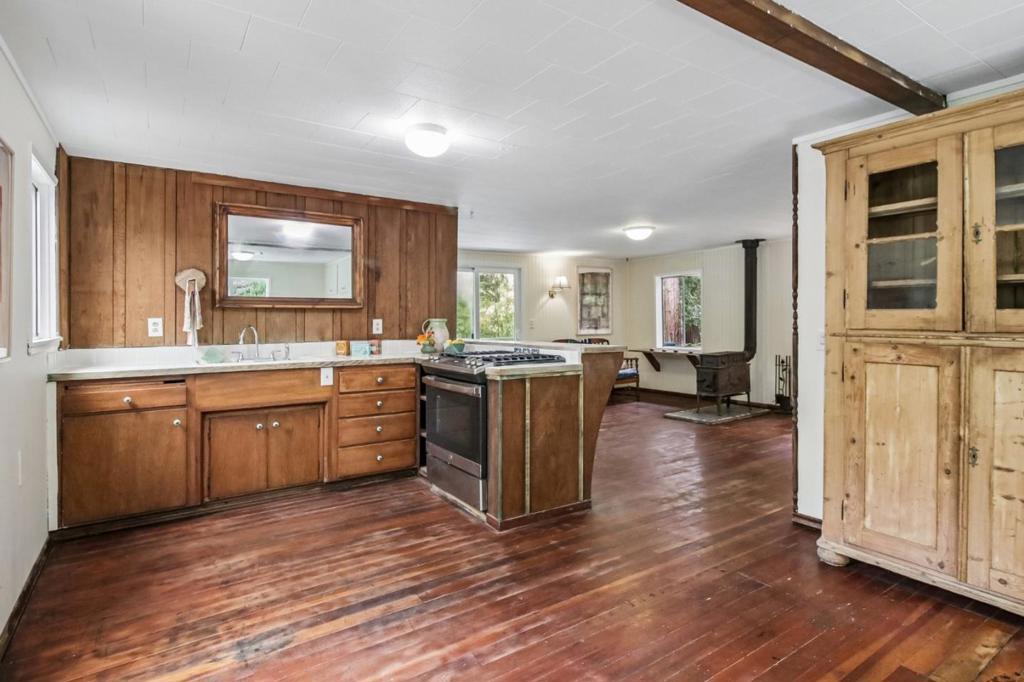 123 Pine Avenue Property Photo 15