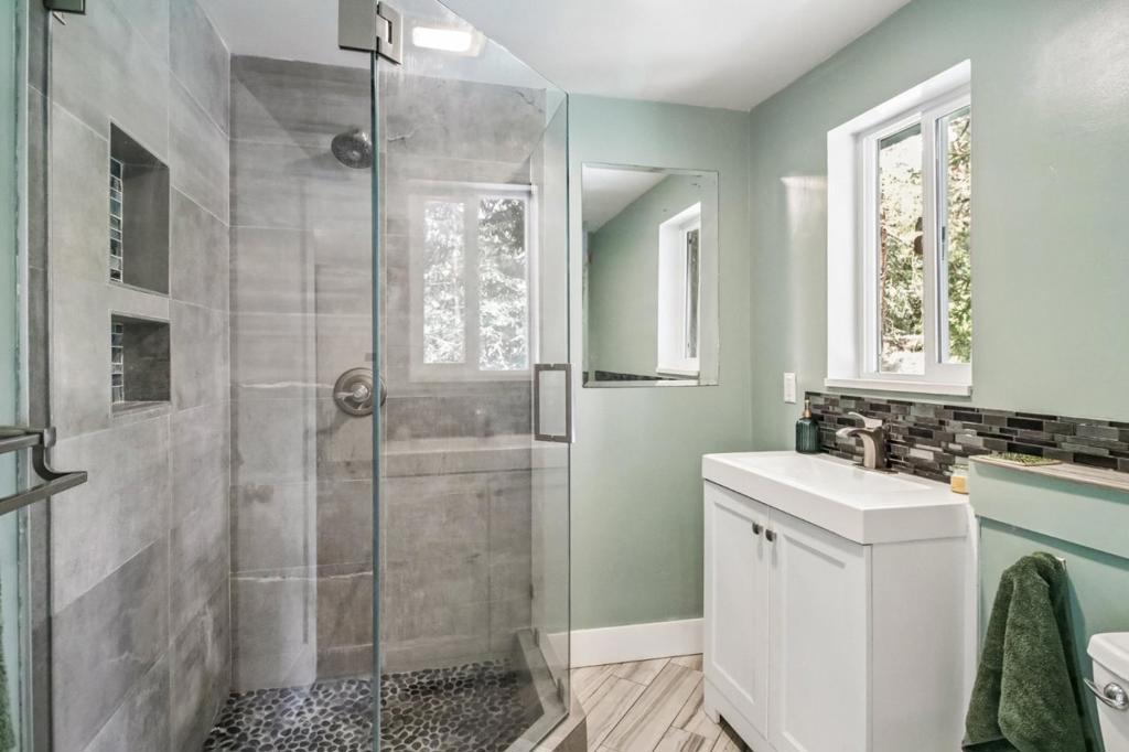 123 Pine Avenue Property Photo 16