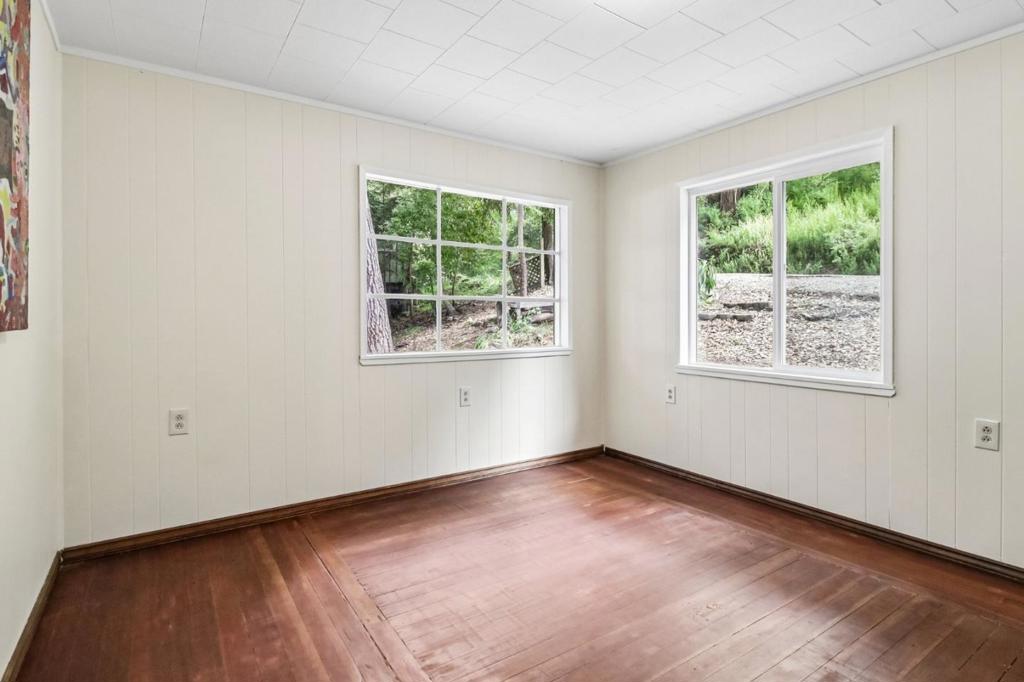 123 Pine Avenue Property Photo 18