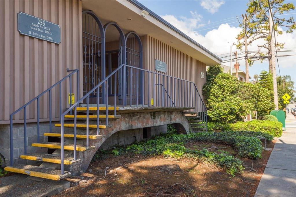 255 N San Mateo Drive Suite 2 Property Photo 3