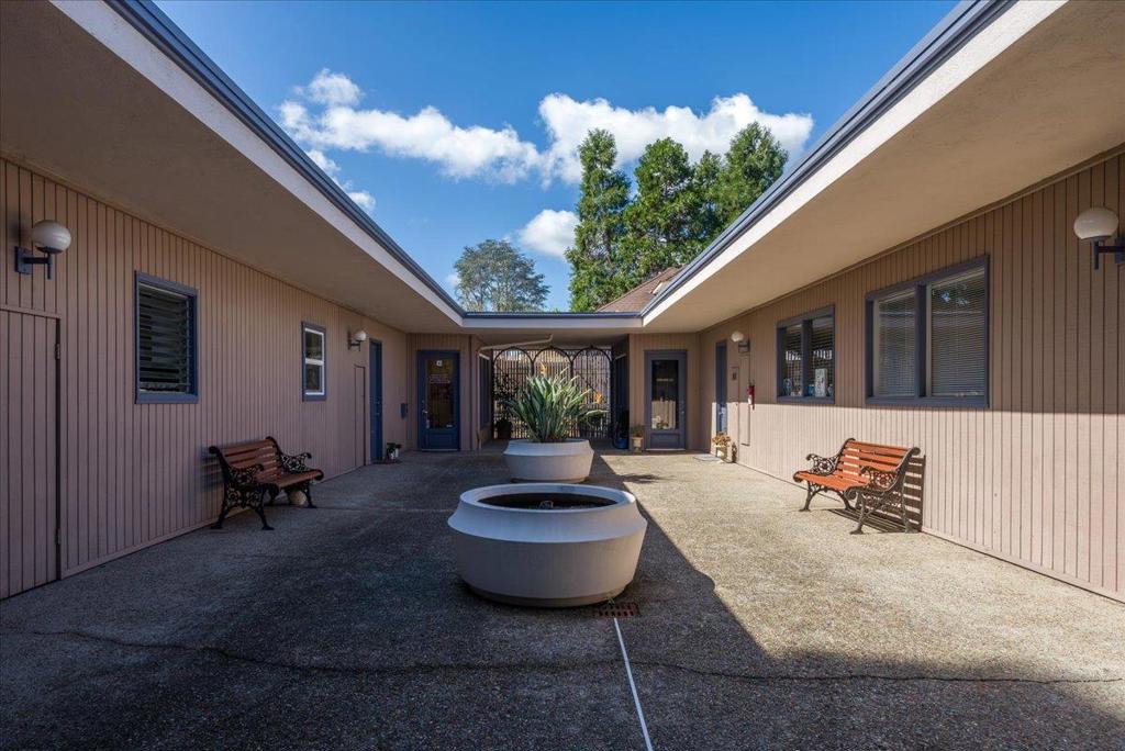 255 N San Mateo Drive Suite 2 Property Photo 4