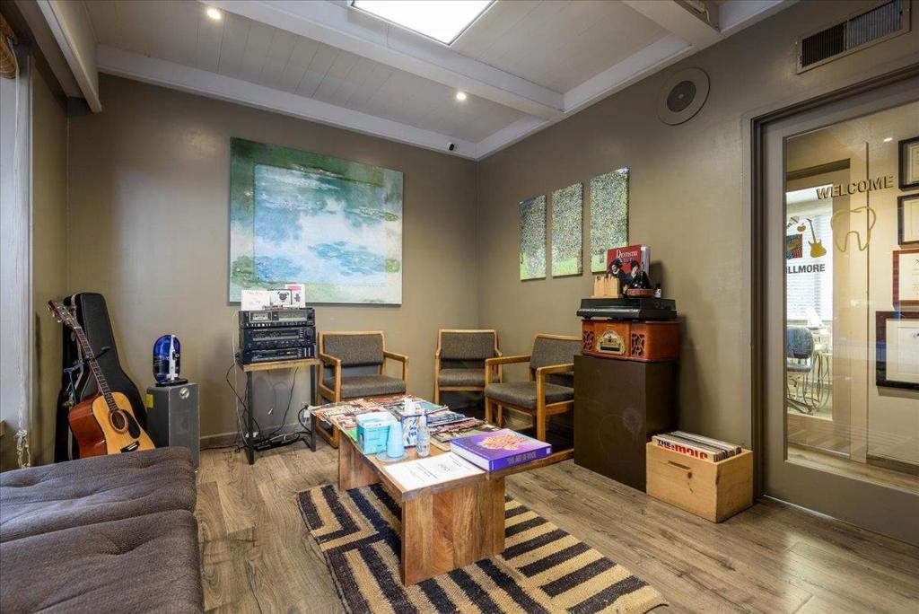255 N San Mateo Drive Suite 2 Property Photo 6