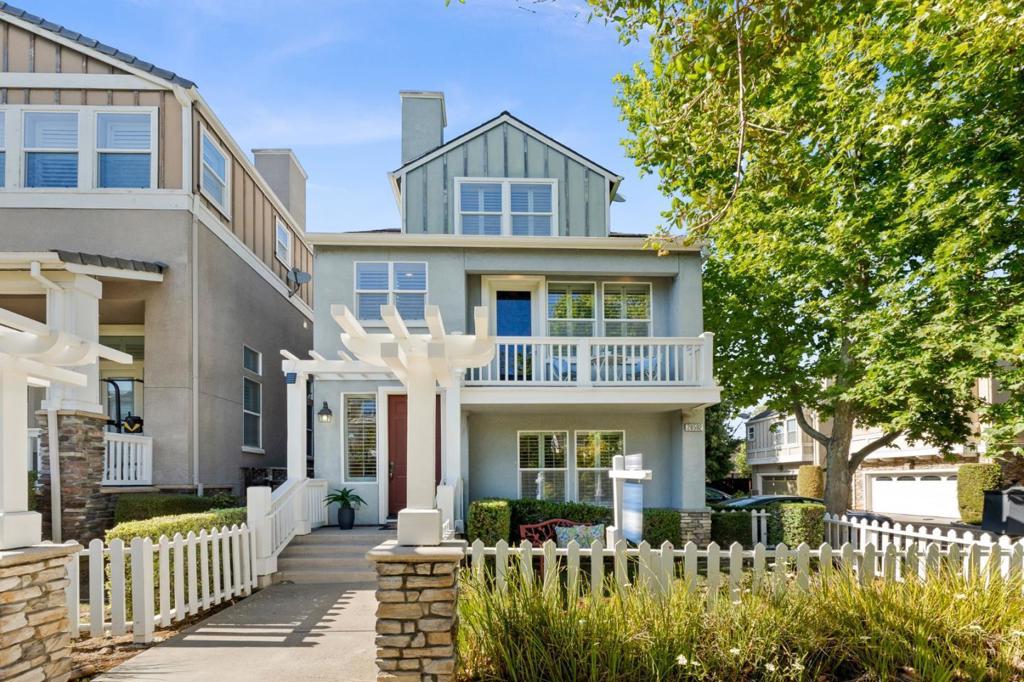 20582 Murano Circle Property Photo 1
